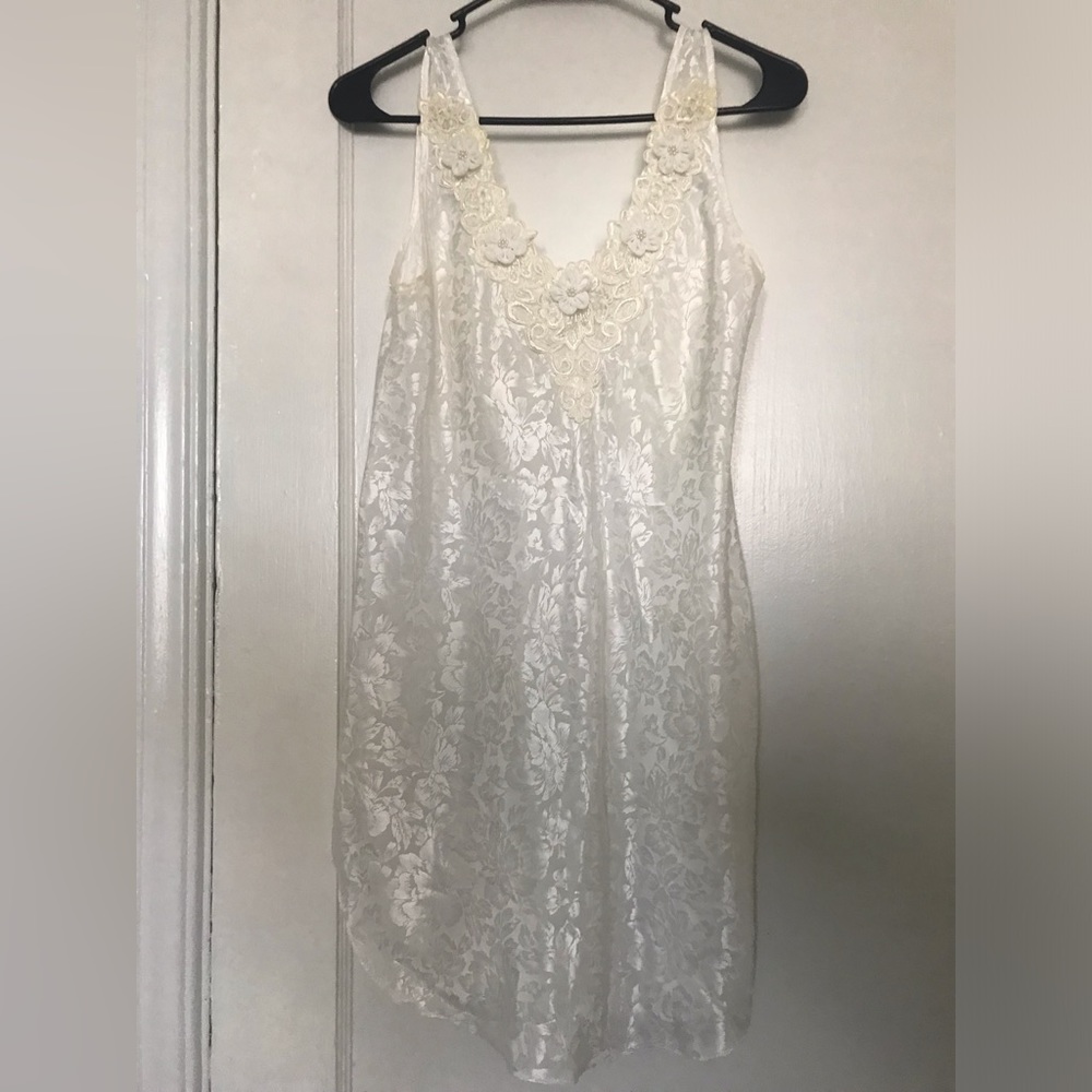 Vintage Dentelle Bridal Nightgown Lingerie